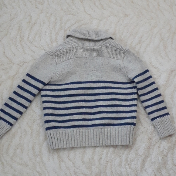 ✨ Host Picked ✨ Gapkids blue and white cardigan XS (4-5) - Picture 3 of 4